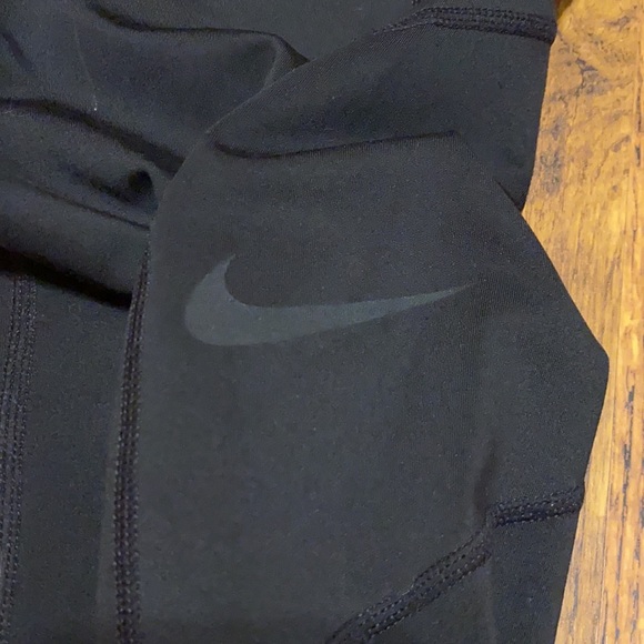 Black Nike leggings - Picture 2 of 4